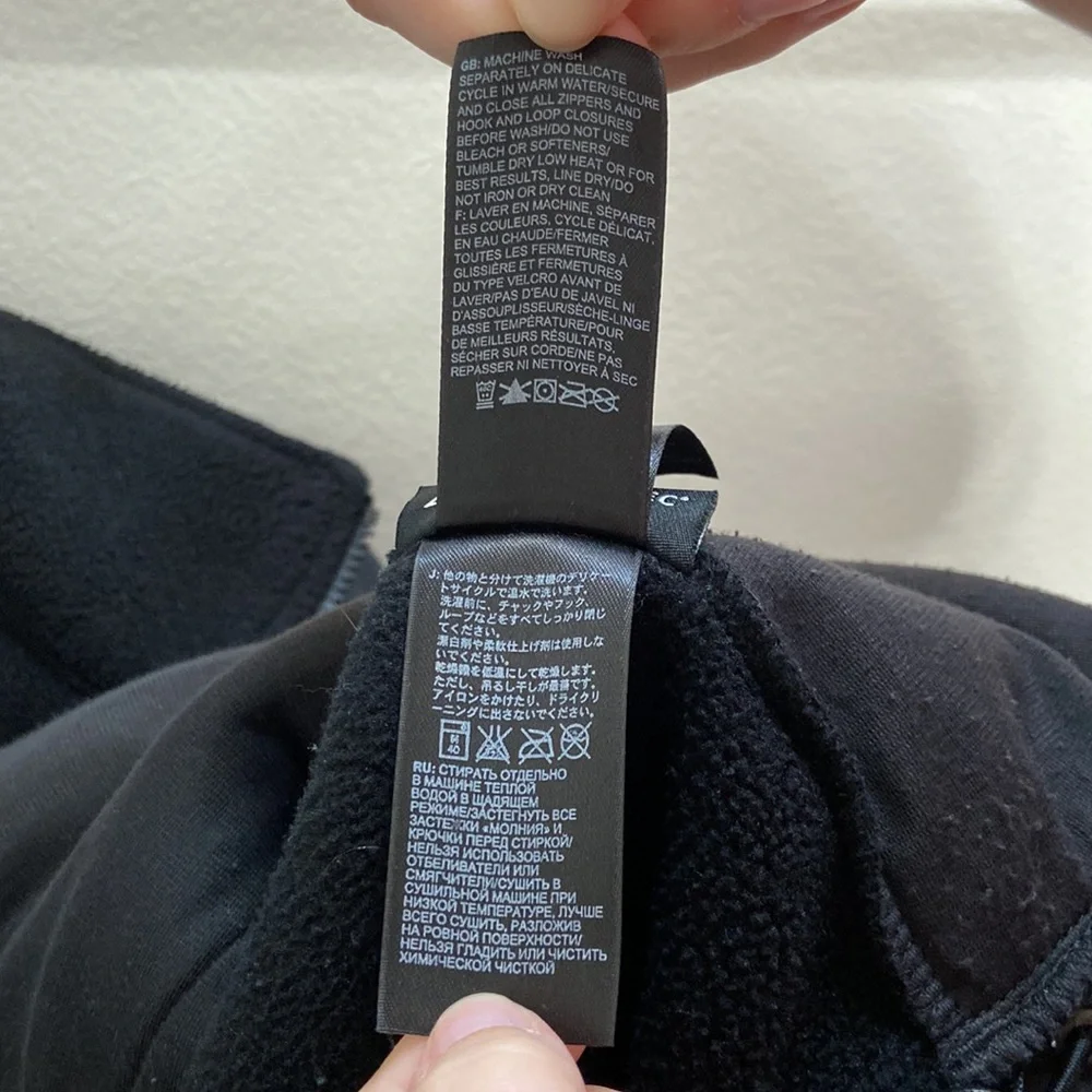 Men’s The North Face black fleece zip up jacket. Polartec recycled. Size medium.